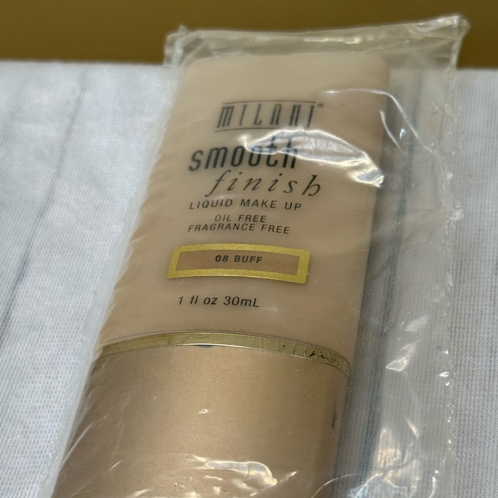 Milani Smooth Finish Liquid Makeup - 08 Buff